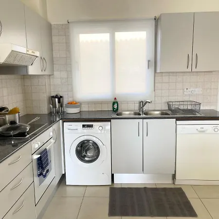 Апартаменты Elena Front Beach Apt